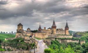Burg Kamianets-Podilskyi - Mittelalterliches Wunder der Ukraine