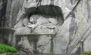 Die tragische Geschichte hinter dem beeindruckenden Löwendenkmal von Luzern