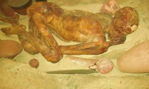 Ägyptens Gebelein-Mann 3400 v. Chr: Mit dem Messer im Rücken!