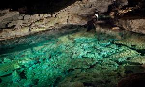 Die TheopetraHöhle und das älteste menschliche Bauwerk der Welt