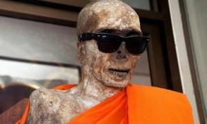 Buddhistische Mönche haben sich bei lebendigem Leib selbst mumifiziert