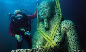 2.400 Jahre alte Fruchtkörbe unter Wasser in Thonis-Herakleion, Ägypten, gefunden!