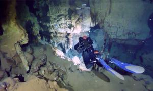 Hunderte von römischen Amphoren unter Wasser gefunden