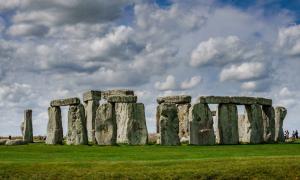 Die felsenfeste Stonehenge-Sonnenkalender-Theorie
