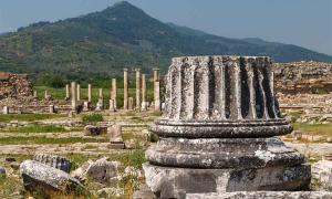Tor des Zeustempels in Magnesia, Türkei, ausgegraben