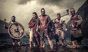 Die Wikinger waren bekannt für ihre Kampfkraft und ihr Geschick als wilde Krieger.