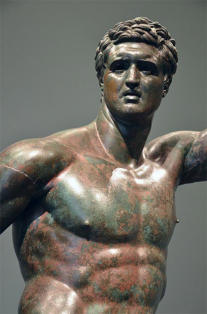 Bronzestatue des „ Thermenherrschers“.