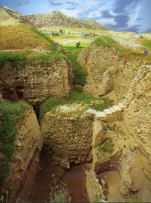 Überreste eines Turms in Tell es-Sultan im antiken Jericho
