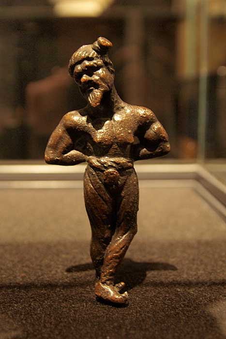 Verkettet germanisch, 2. Jahrhundert n. Chr. Bronze. Seine Haare sind in einem suebischen Knoten gebunden.