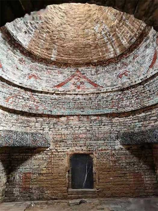Die wichtigsten Entdeckungen bei der Ausgrabung in Jinan waren die Fresken aus Ziegelsteinen.